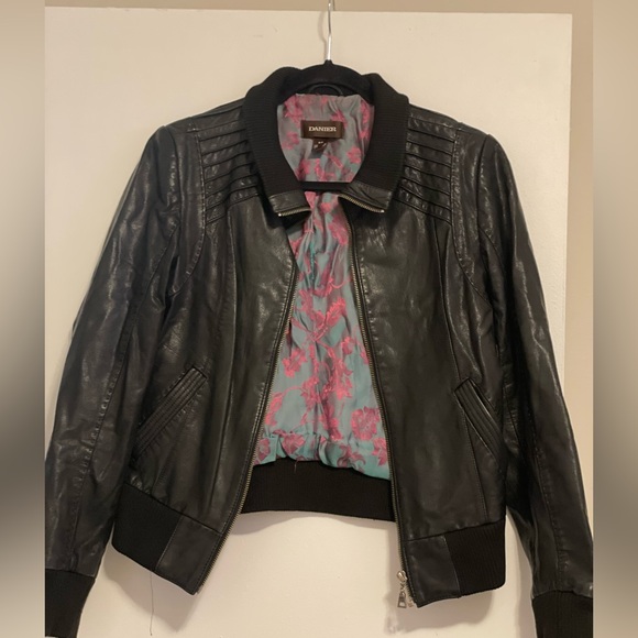 Leather jacket - Picture 5 of 8